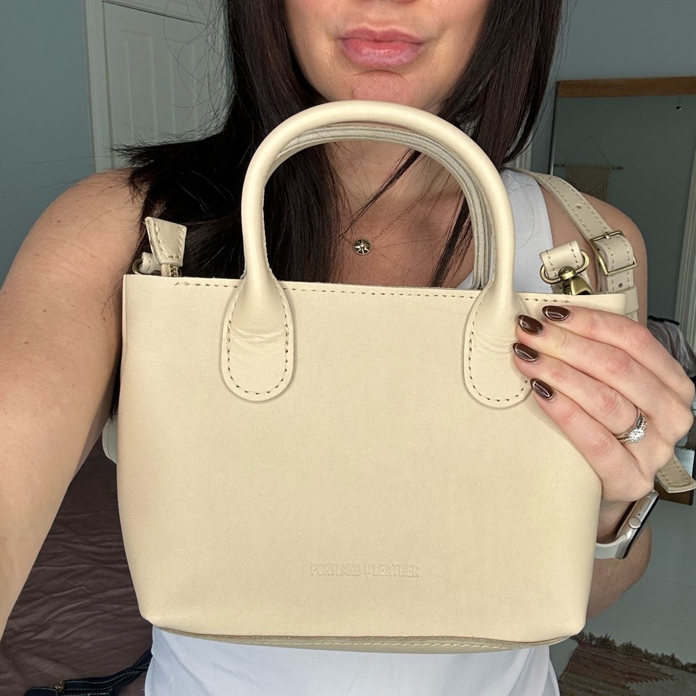 Portland Leather Small Raindrop Crossbody Bag in Bone - Picture 3 of 11